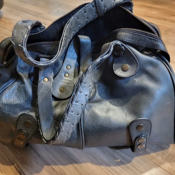 ❤️HOST PICK❤️Authentic Chloé Silverado Large Tote Bag In Grey Color - Picture 9 of 17